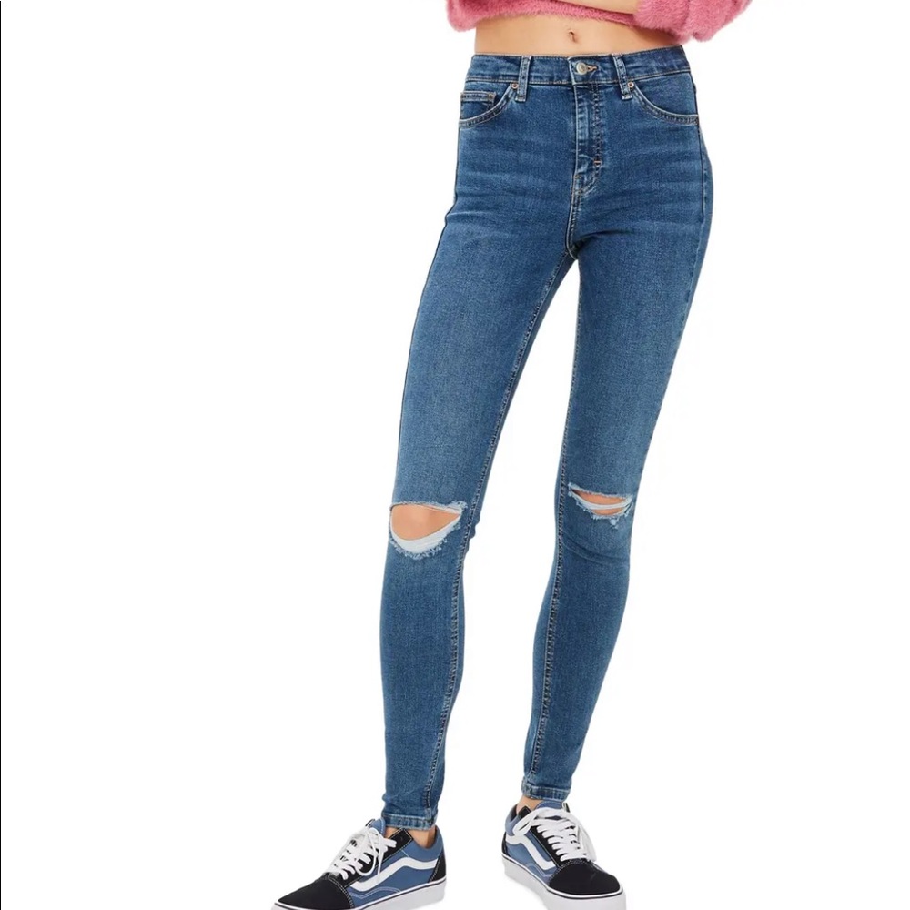 NWOT Topshop Jamie Ripped Jeans
